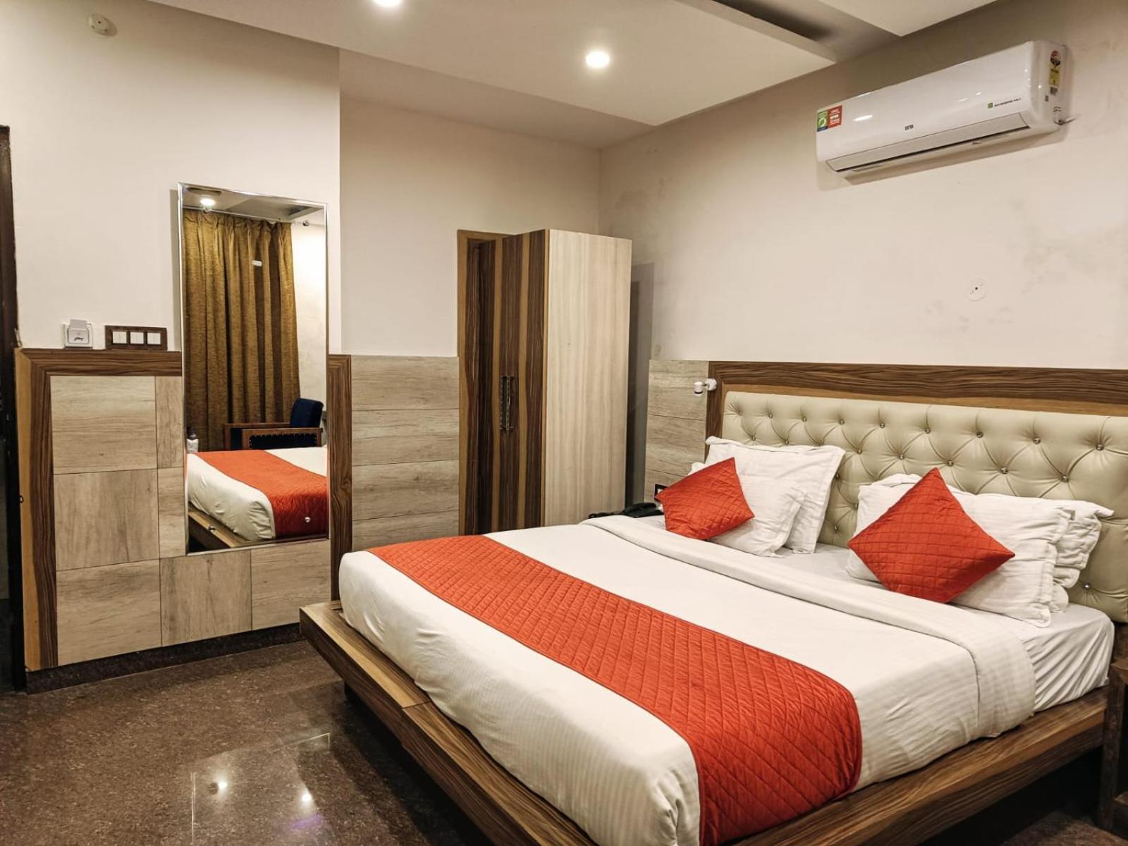 King Castle Mcleodganj-Centrally Heated And Air Cooled- Near Mall Road - Free Parking Дармсала Экстерьер фото