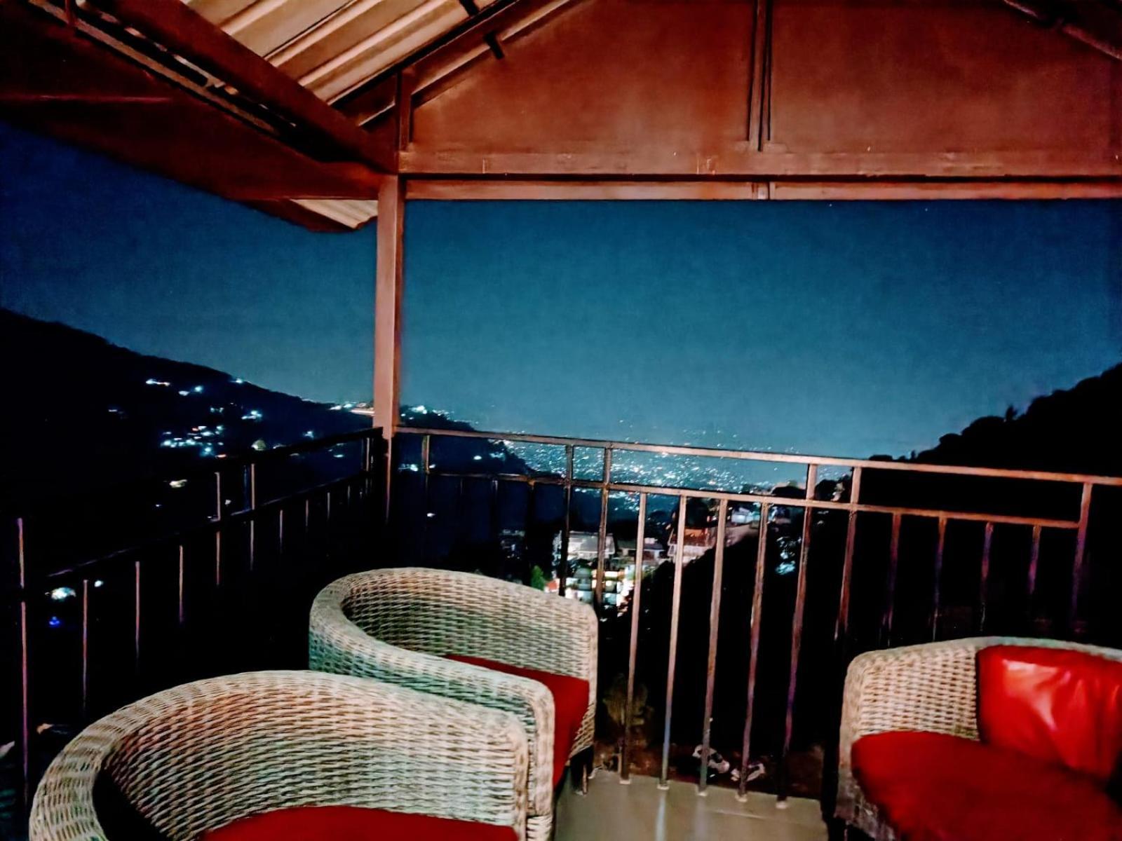 King Castle Mcleodganj-Centrally Heated And Air Cooled- Near Mall Road - Free Parking Дармсала Экстерьер фото