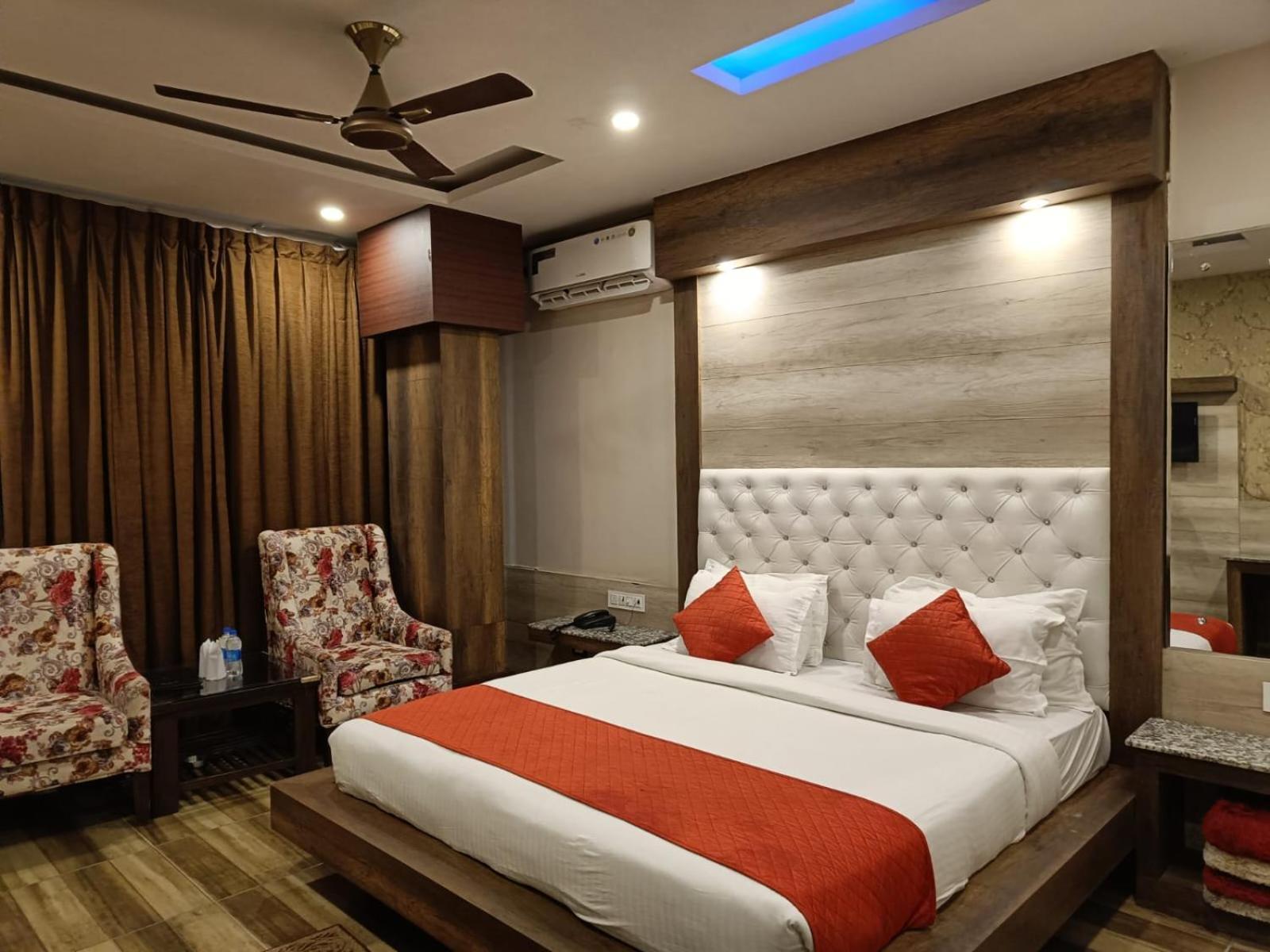 King Castle Mcleodganj-Centrally Heated And Air Cooled- Near Mall Road - Free Parking Дармсала Экстерьер фото